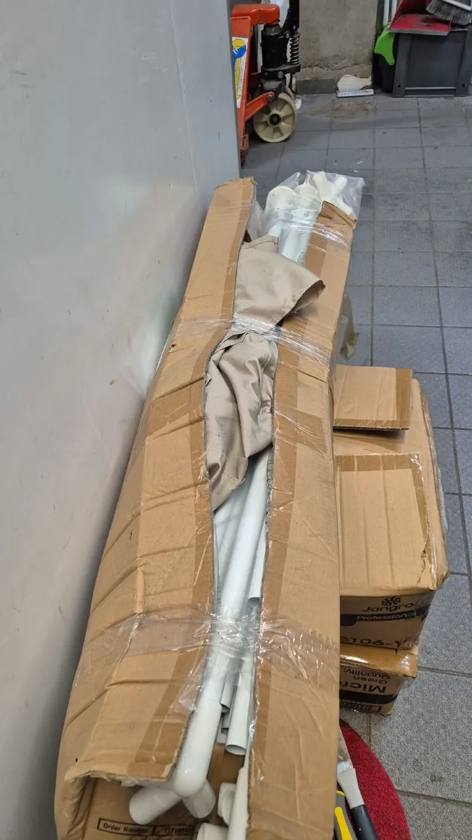 Pop up tent / gazebo - Image 3