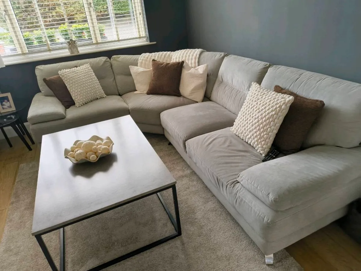 Corner sofa - Image 1