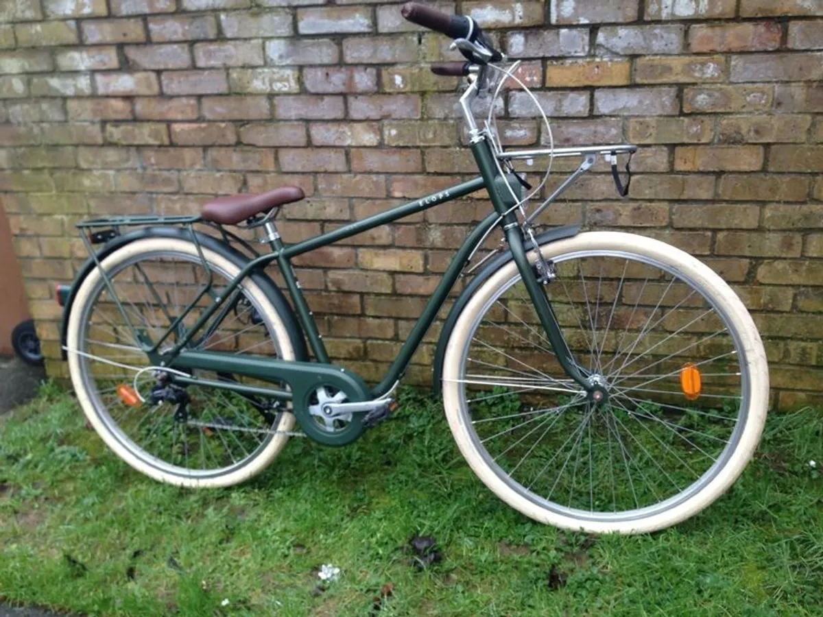 City Bike & Free Accessories - Image 1