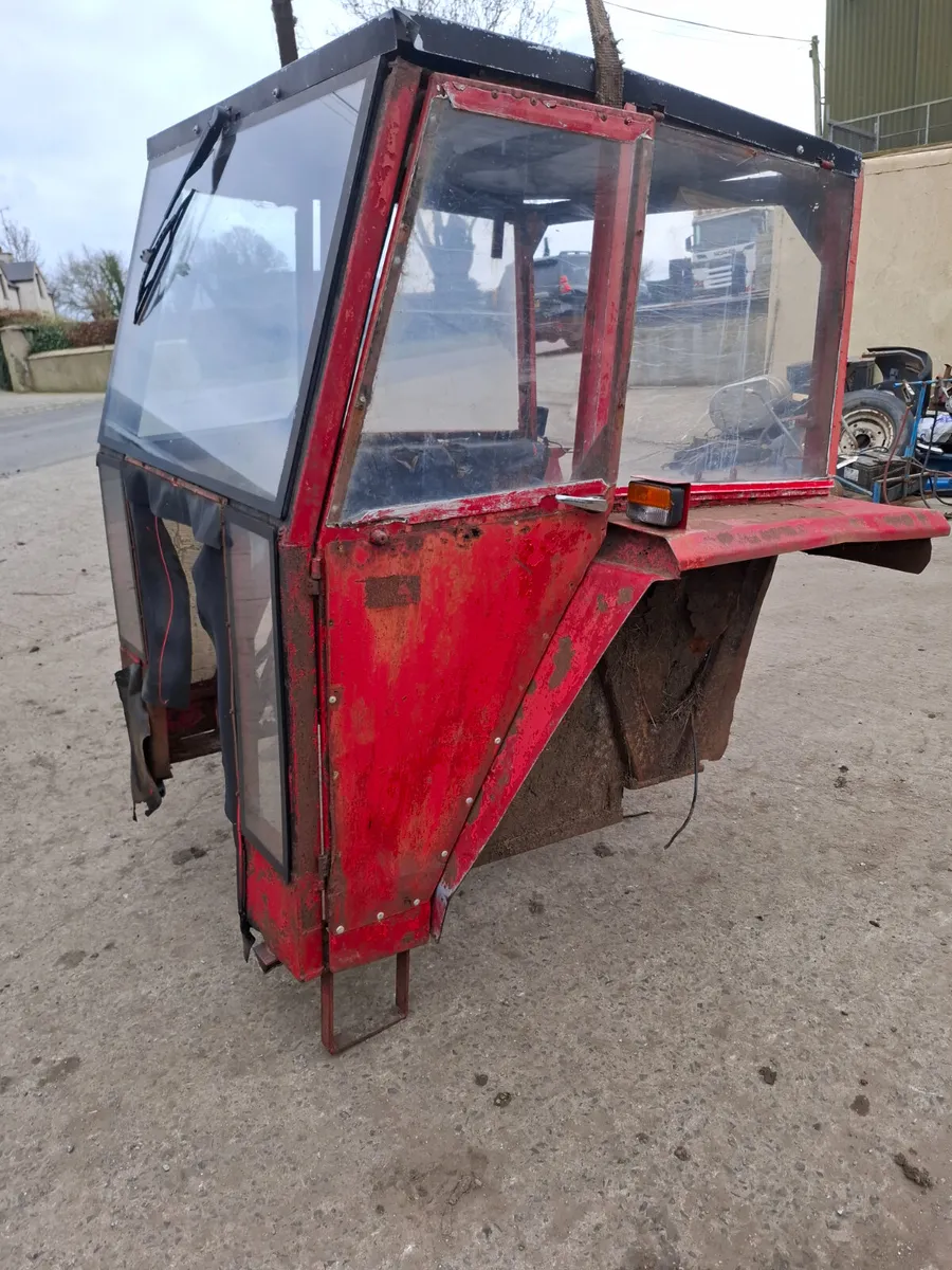 TRACTOR CABS - Image 4