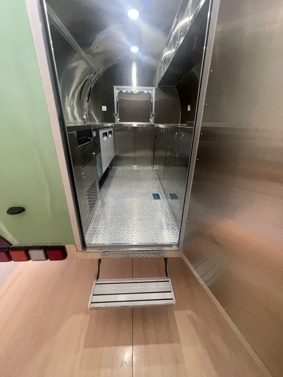 Food/ Coffee Trailer - Image 4