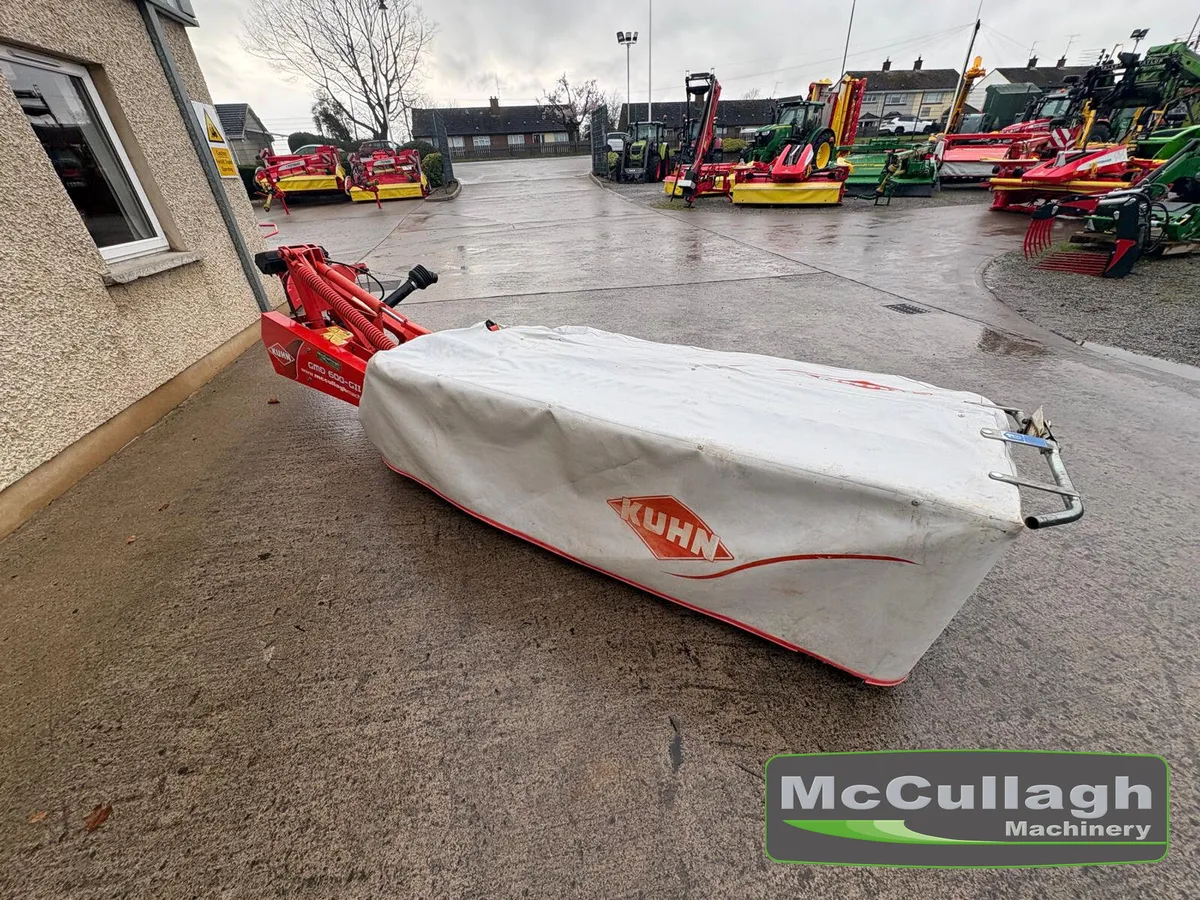 Used Kuhn 600 8ft H/D 6 Disc Mower - Image 3