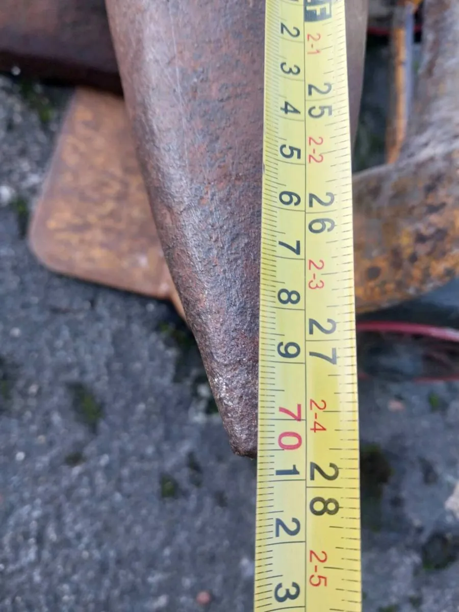 Blacksmiths Anvil with splitter - Image 4