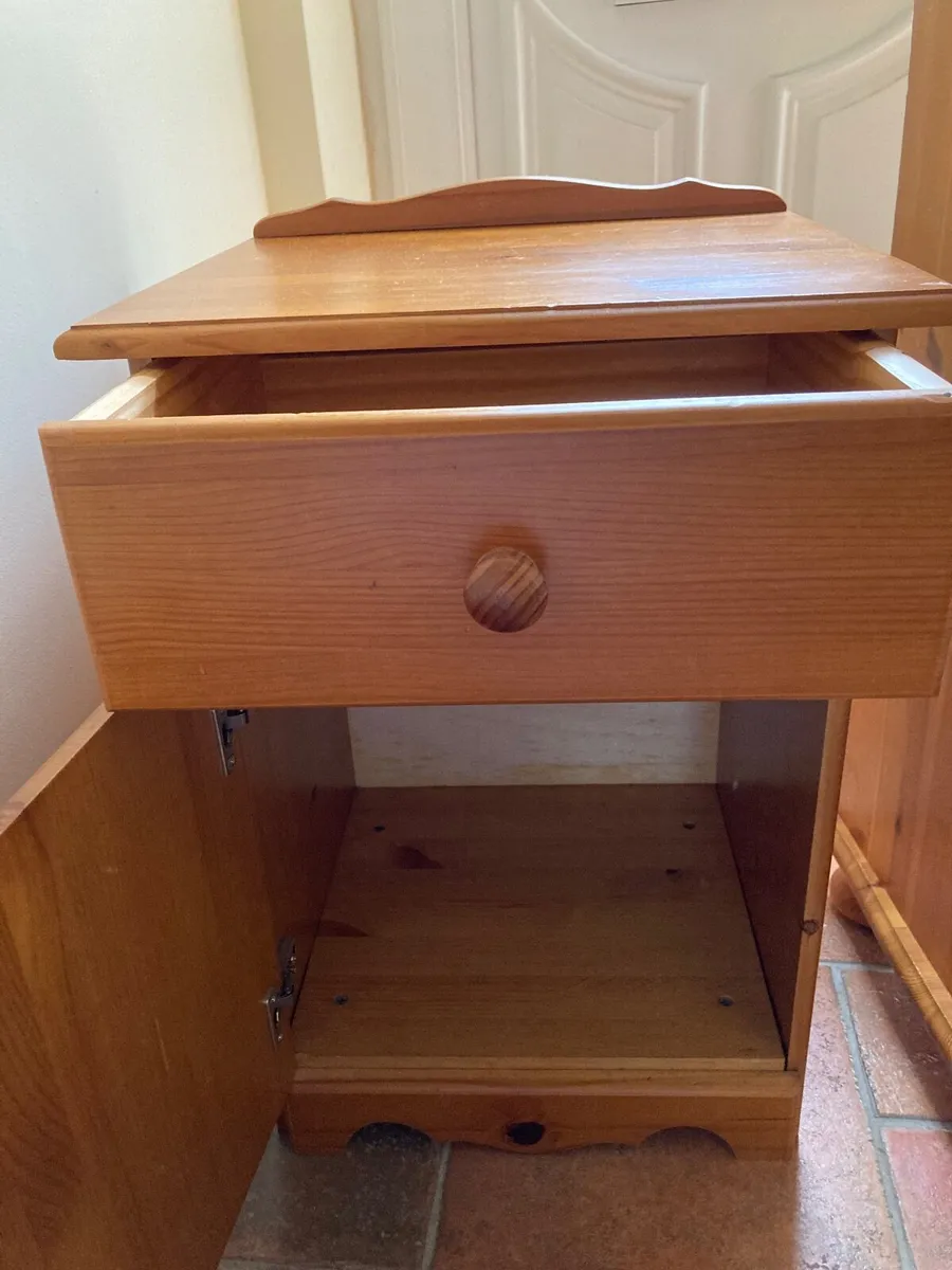 Second hand furniture - Image 1