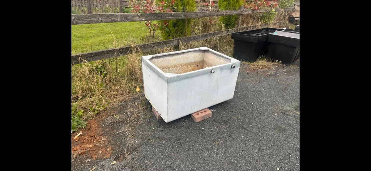 Galvanised water tank - Image 1