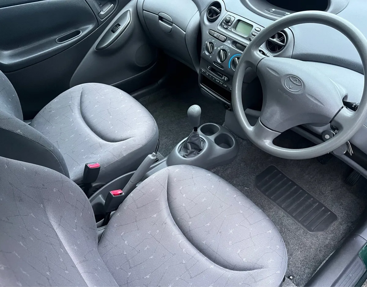 Toyota Yaris 1.0 TERRA * Only 38k miles * - Image 4