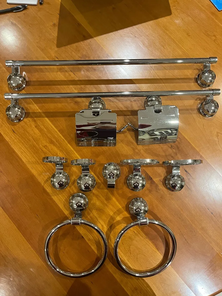 Bathroom Accessories Set - Image 1