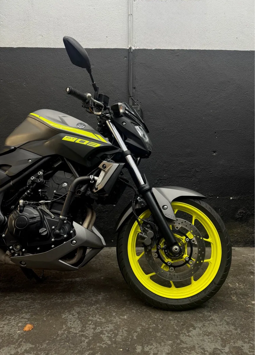 Yamaha mt03 Valentino Rossi Limited Edition 2019 - Image 4