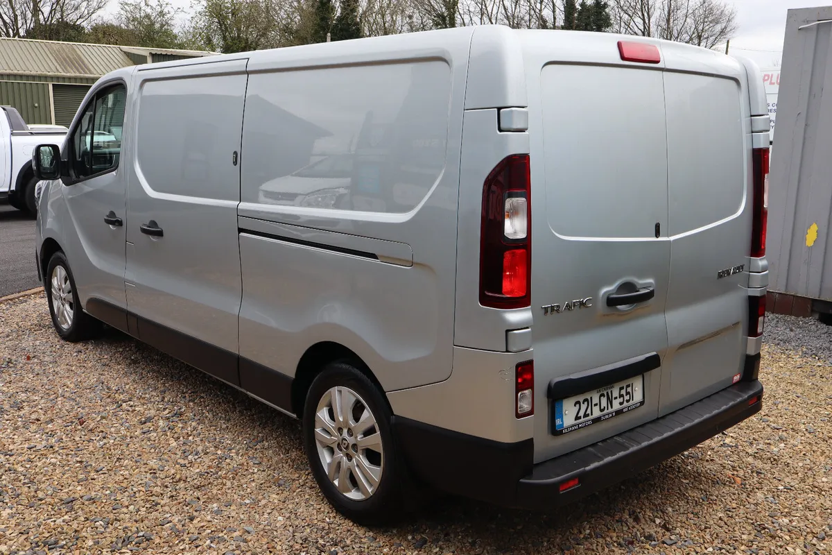 Renault Trafic 2022 LWB Sport - Image 3