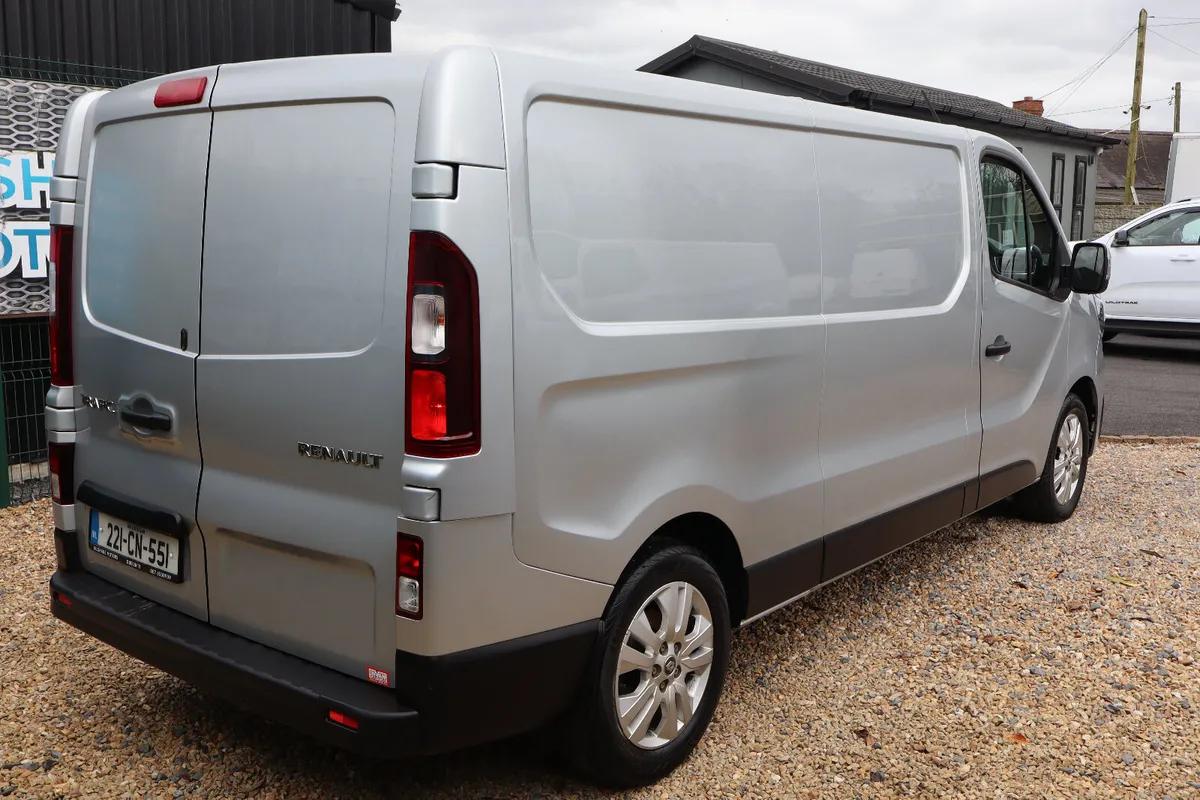 Renault Trafic 2022 LWB Sport - Image 4