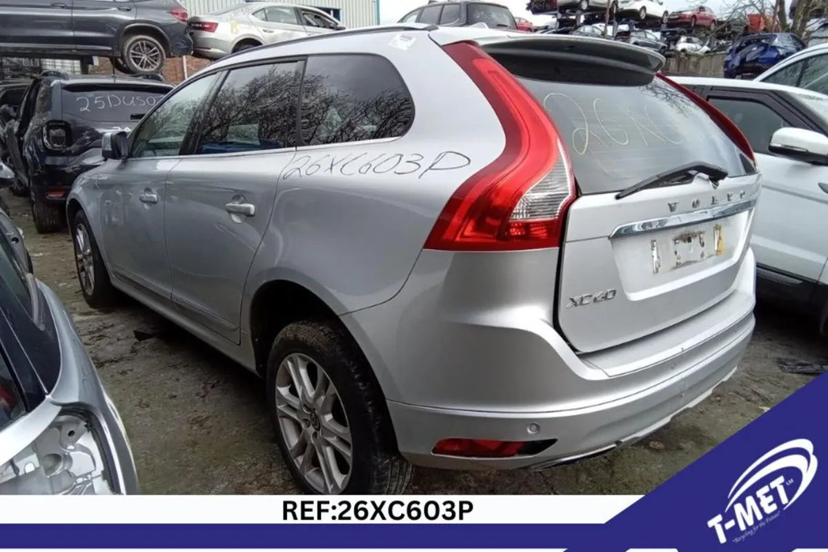 2016 VOLVO XC60 BREAKING FOR PARTS - Image 3