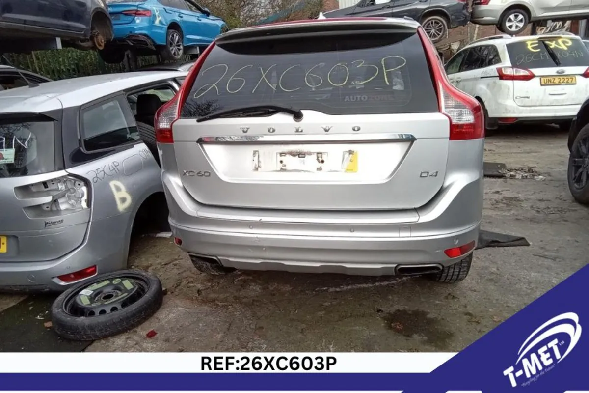 2016 VOLVO XC60 BREAKING FOR PARTS - Image 2