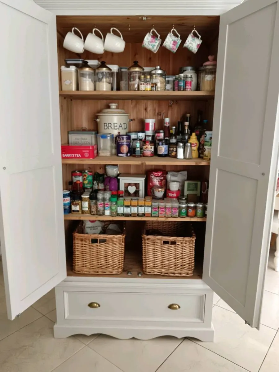 Kitchen larder - Image 3