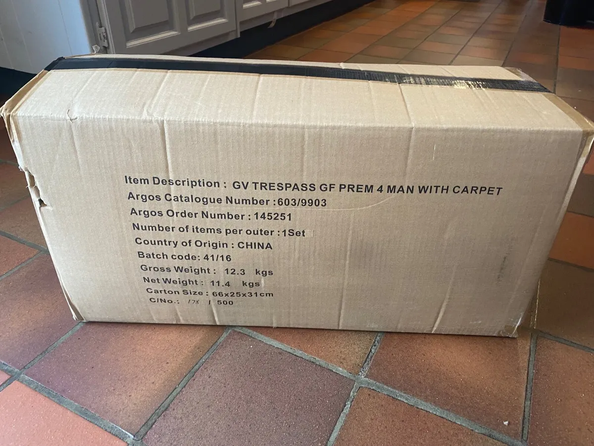 Trespass premium 4 man Tent with carpet - Image 4