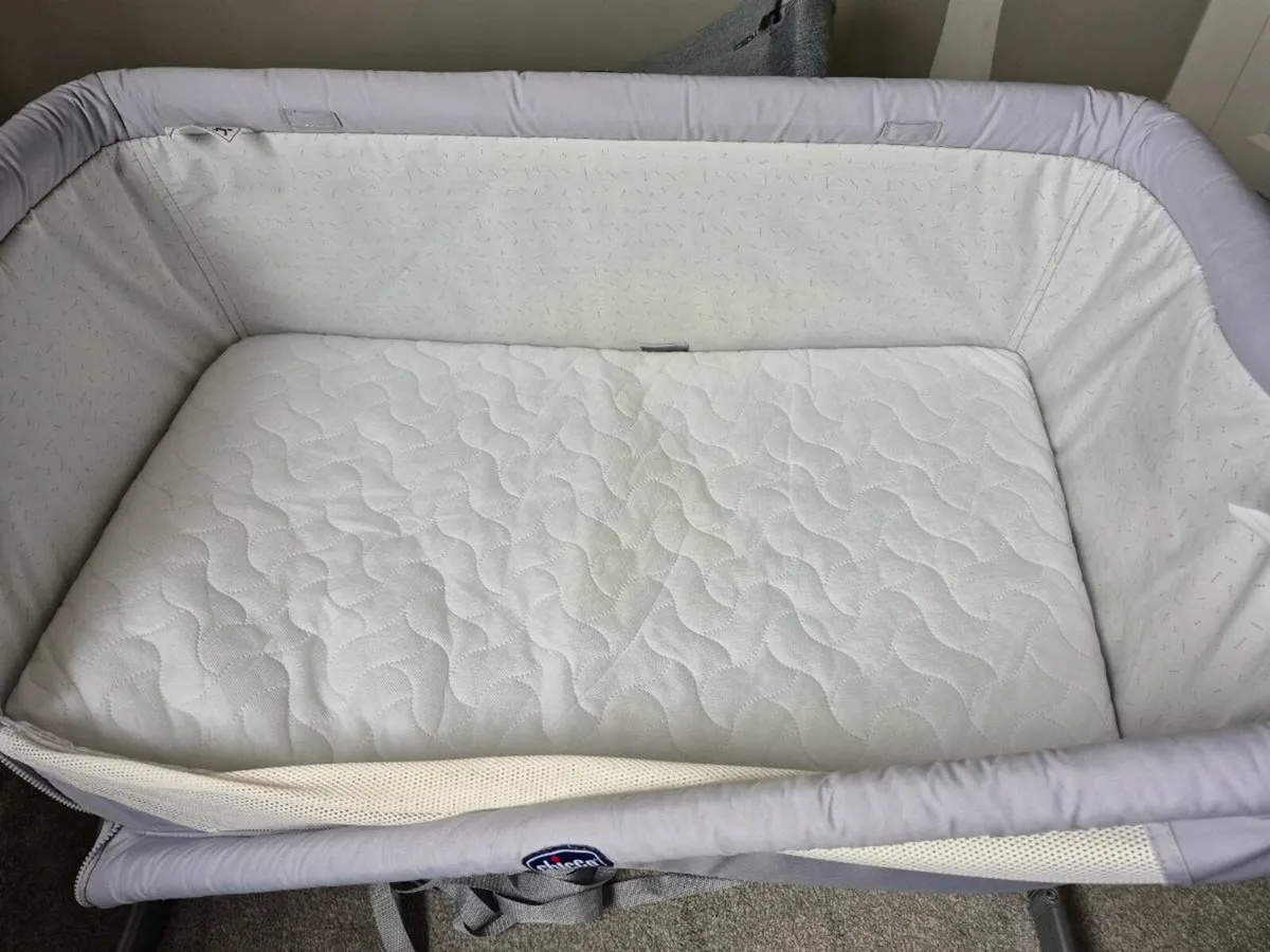 Chicco next to me crib - Image 2