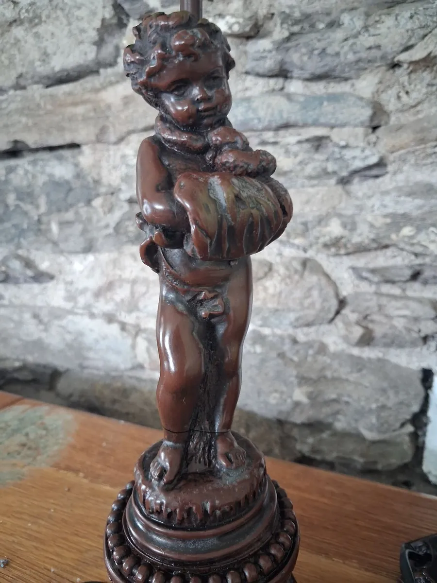 Beautiful Vintage Lamp stands - Image 3