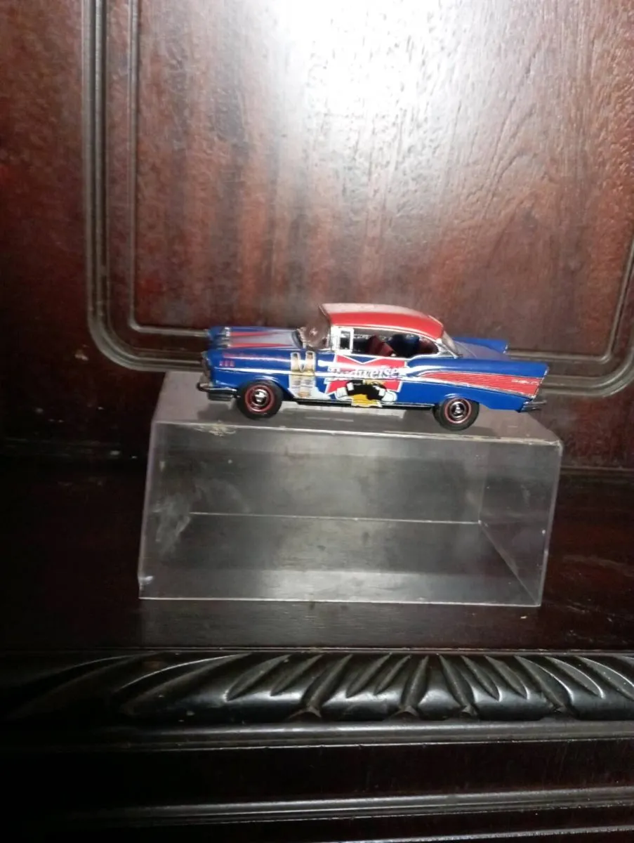 VINTAGE 1957  BUDWEISER CHEVY BELL AIR 1-24  SCALE - Image 4