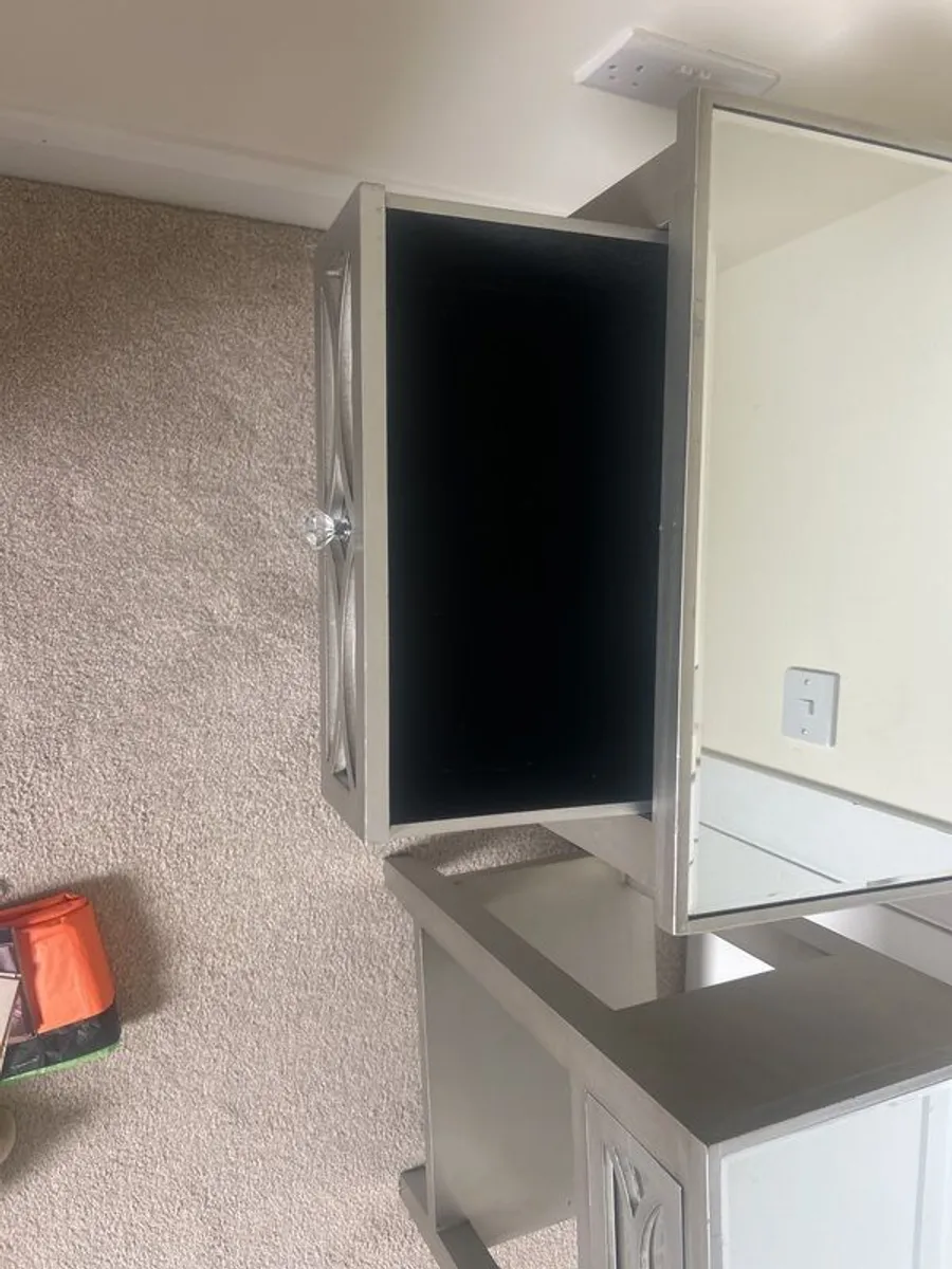 Bedside lockers - Image 3