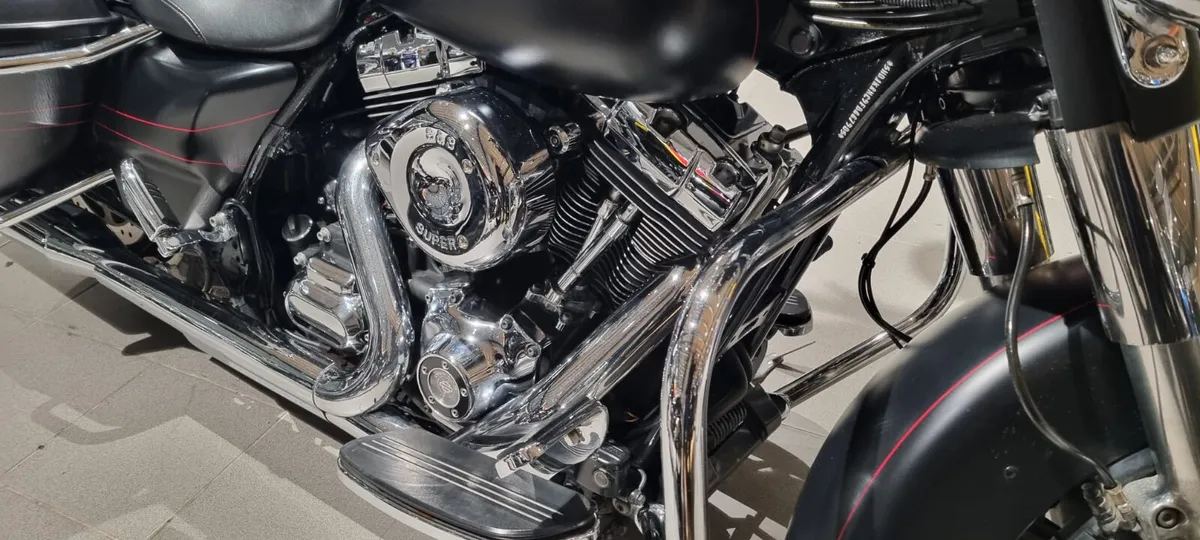 Harley Davidson FLHXS STREET GLIDE - Image 3