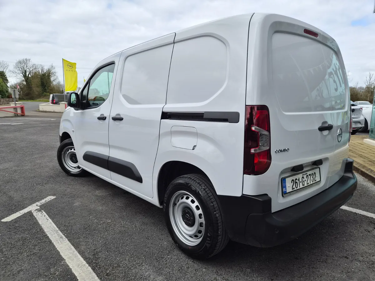 Opel Combo 2026 1.5L Diesel - Image 4