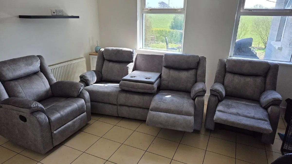 Fully reclining Vancouver - 311 - NEW - Image 1