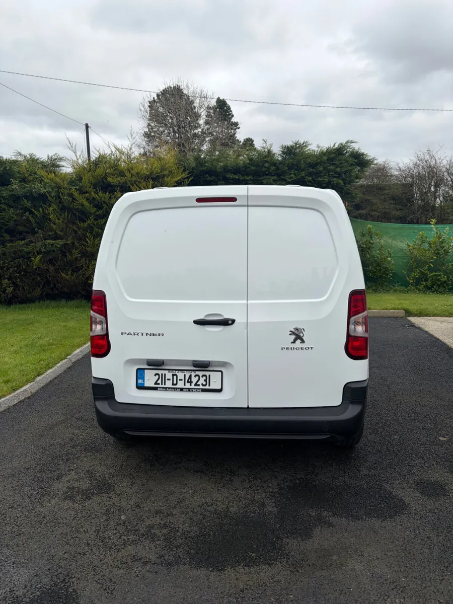 211 Peugoet Partner - free tank of diesel - Image 4