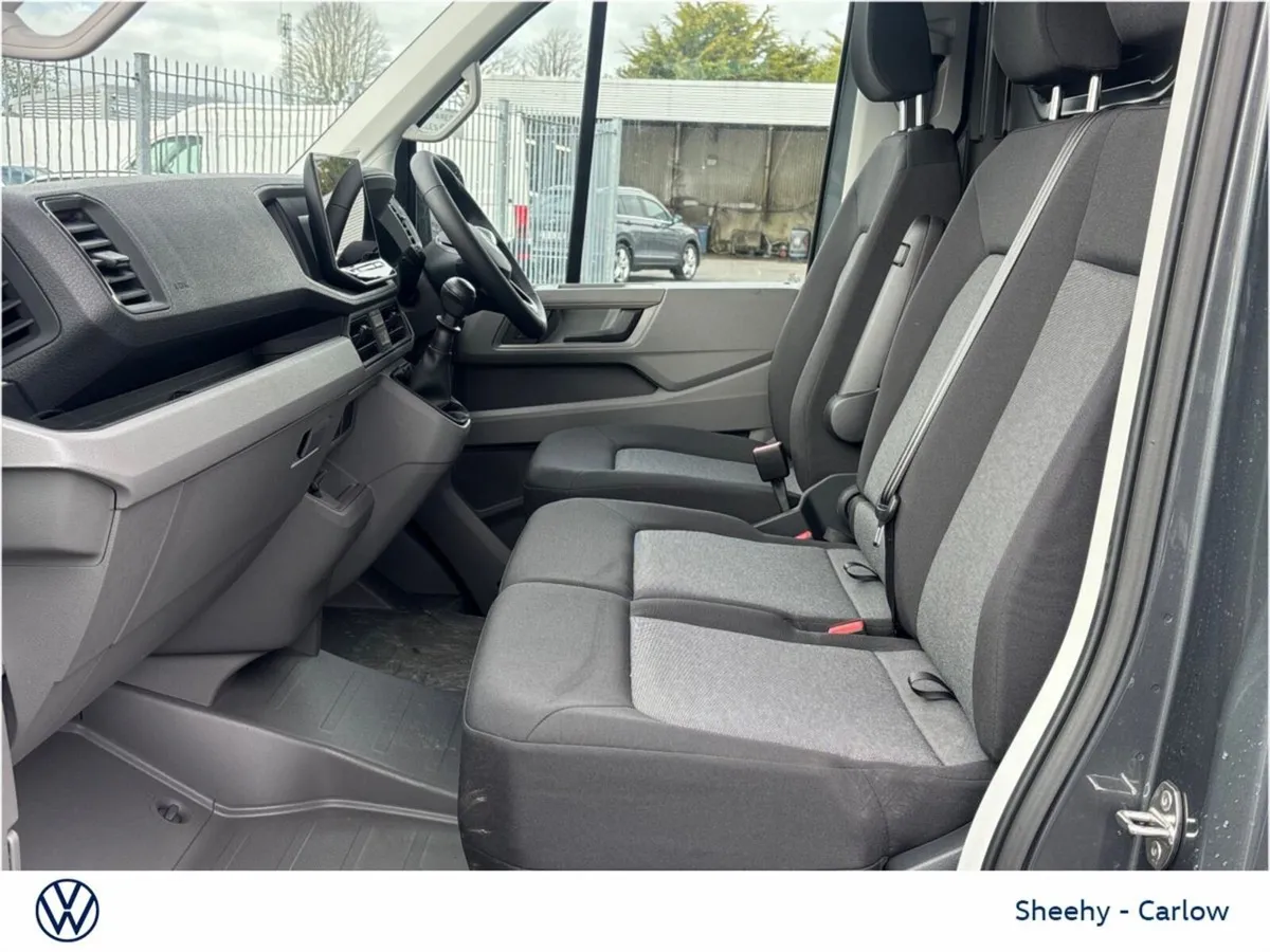 Volkswagen Crafter 2.0TDI 140hp 30 MWB HR Highline - Image 4