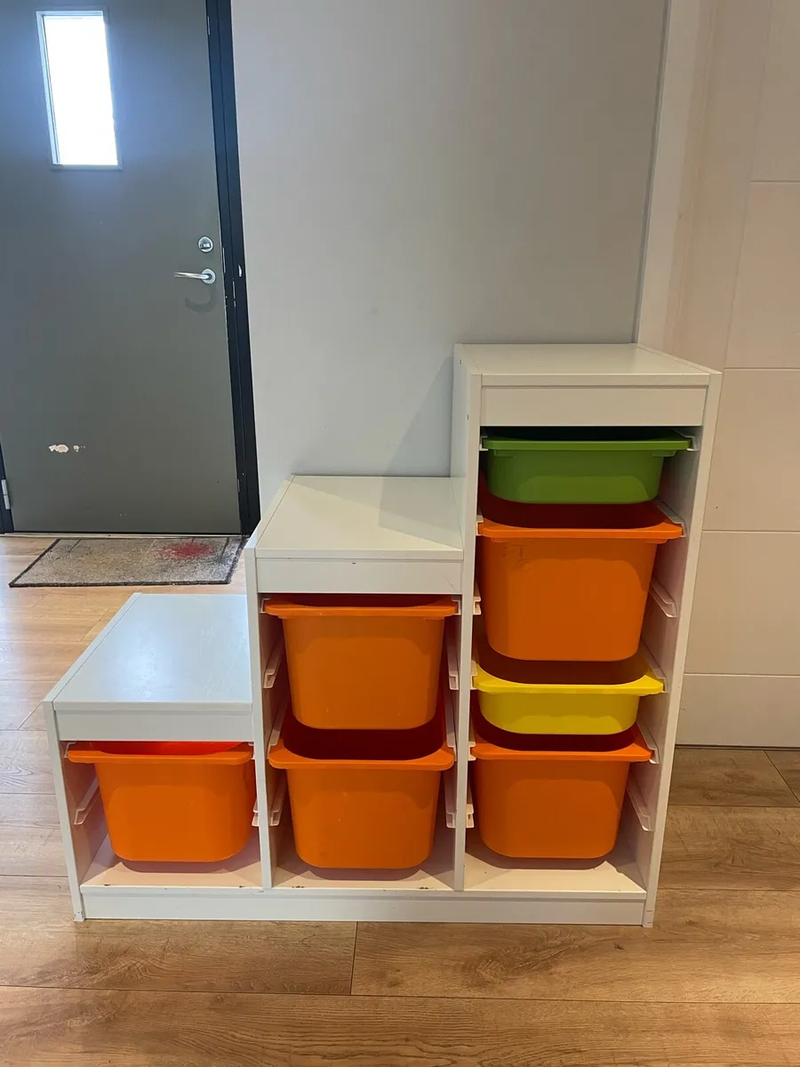 Storage cabinet - Image 1