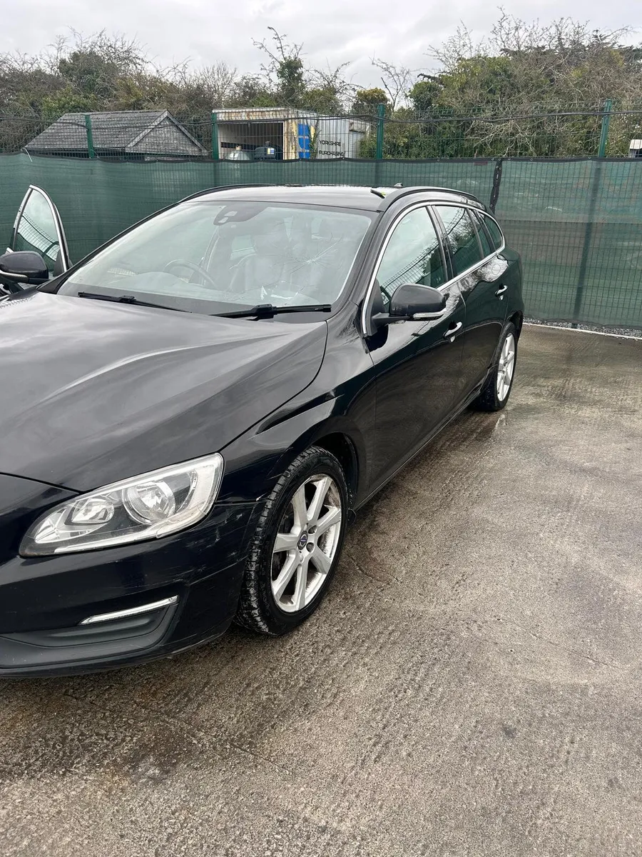 172 Volvo V60 Automatic - Image 4