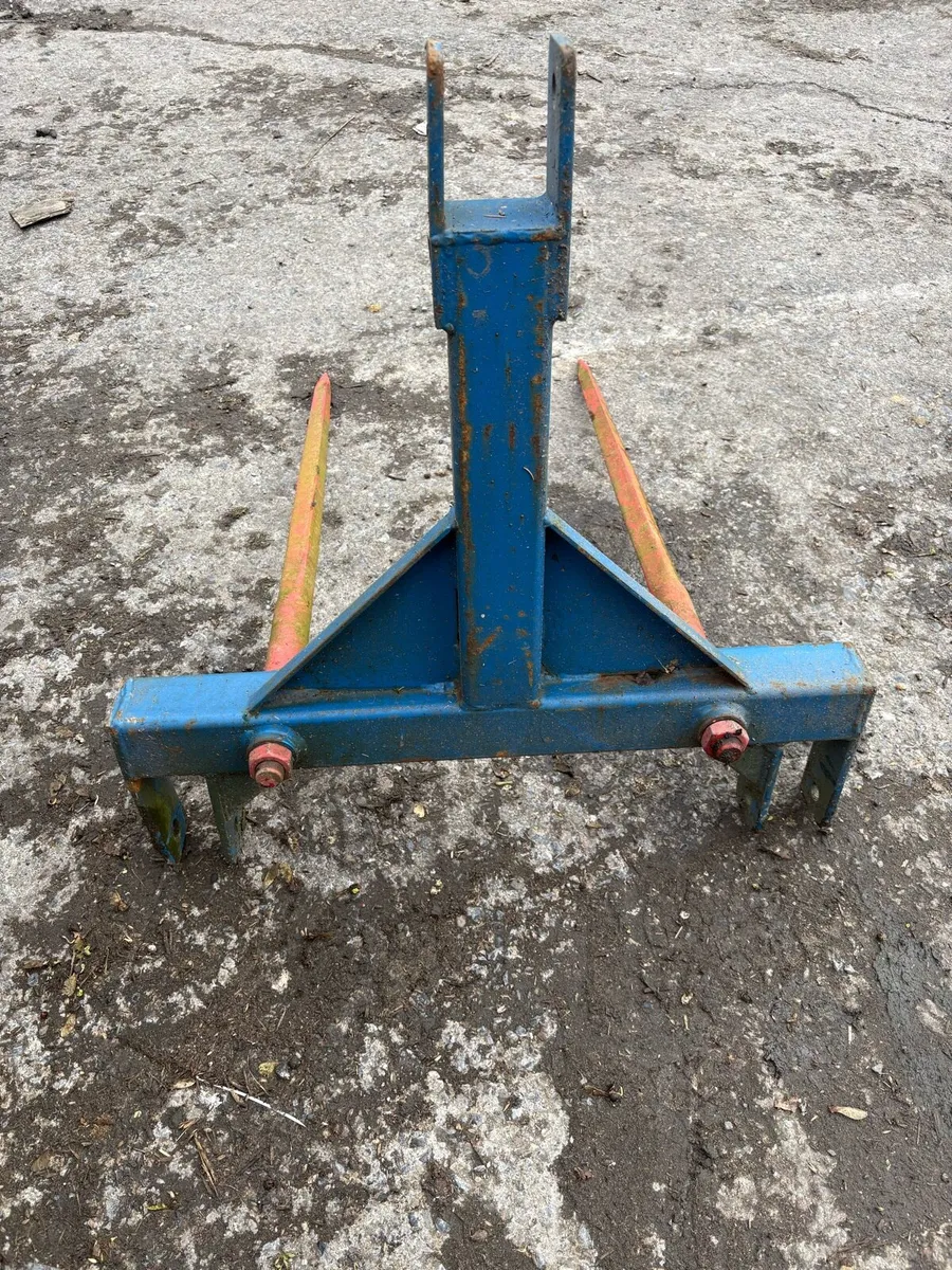 Bale spike - Image 1