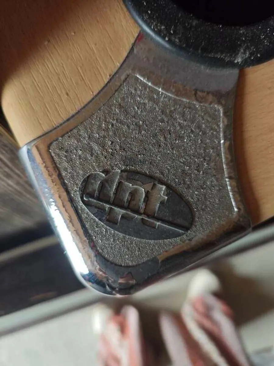 DPT Monarch 7ft Slate Bed Pool Table - pine & Burgundy - Image 4