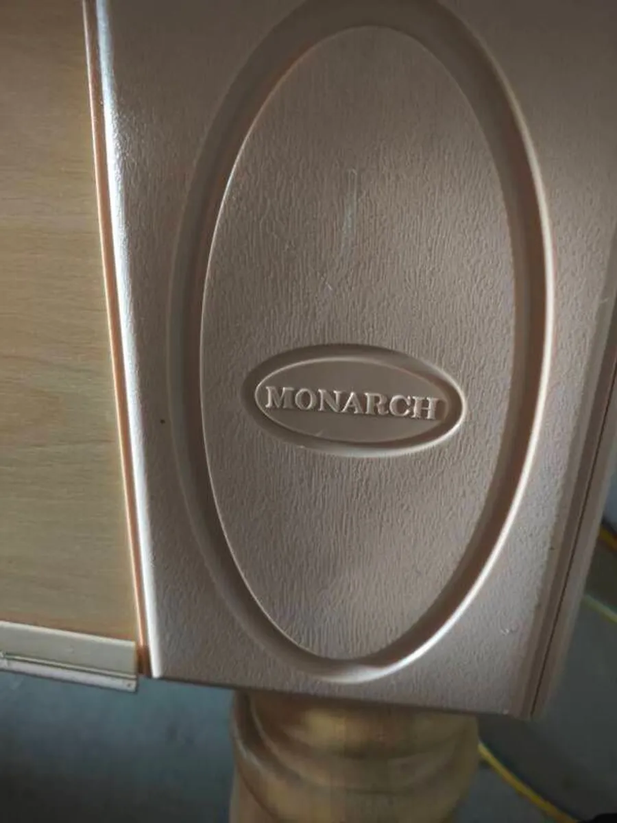 DPT Monarch 7ft Slate Bed Pool Table - pine & Burgundy - Image 3