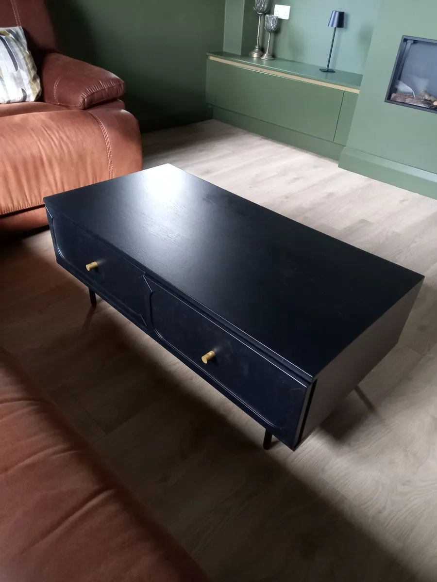 Stylish Coffee Table - Image 1