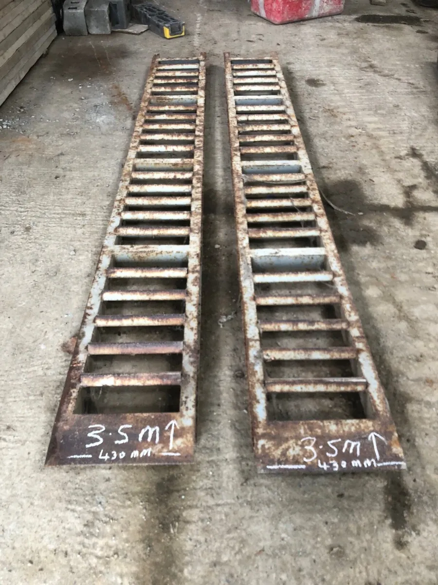 Plant loading ramps - Image 1