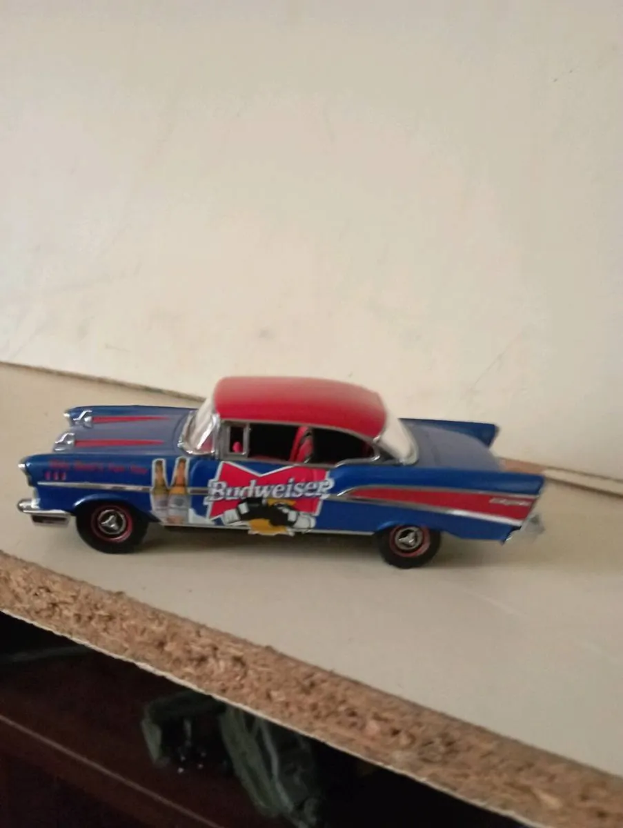 VINTAGE 1957  BUDWEISER CHEVY BELL AIR 1-24  SCALE - Image 1