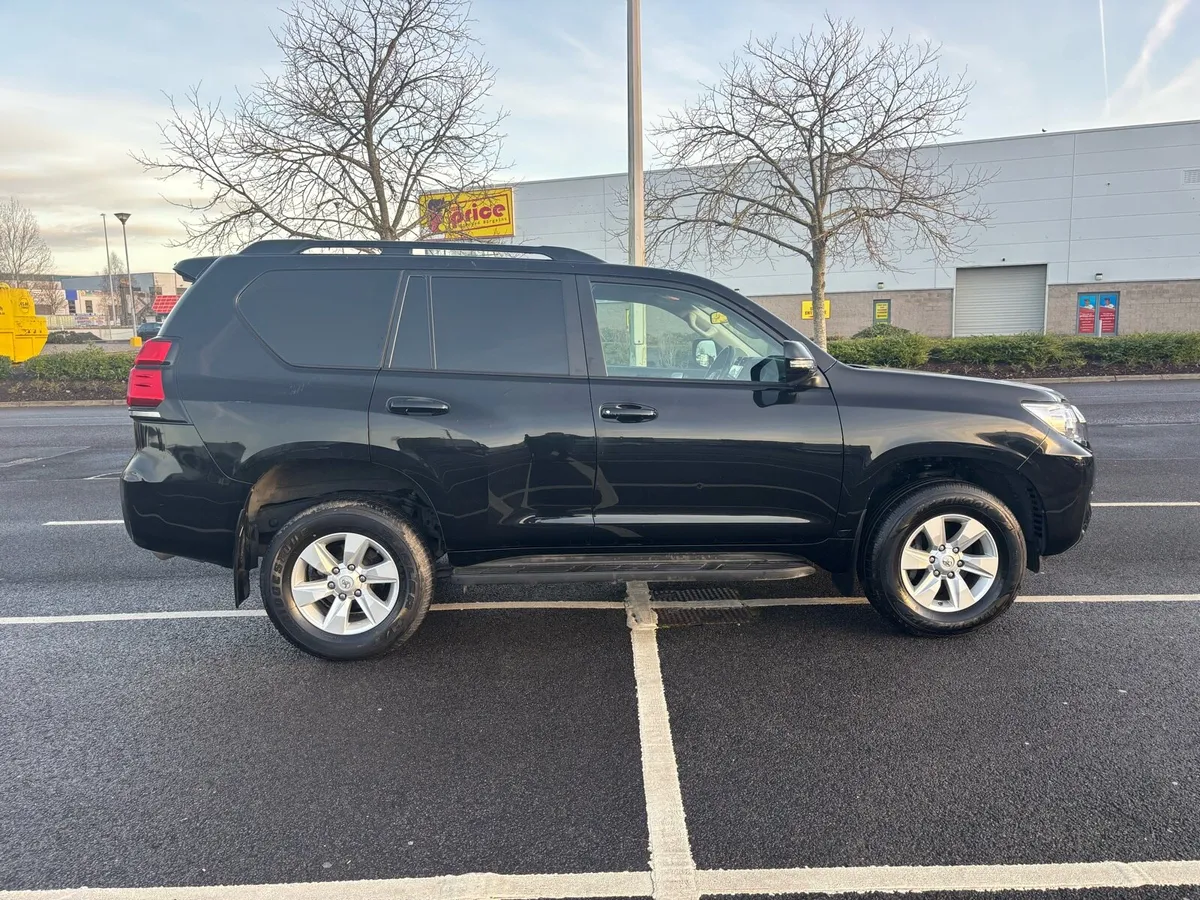 Land Cruiser 2023 Automatic - No Vat - Image 4