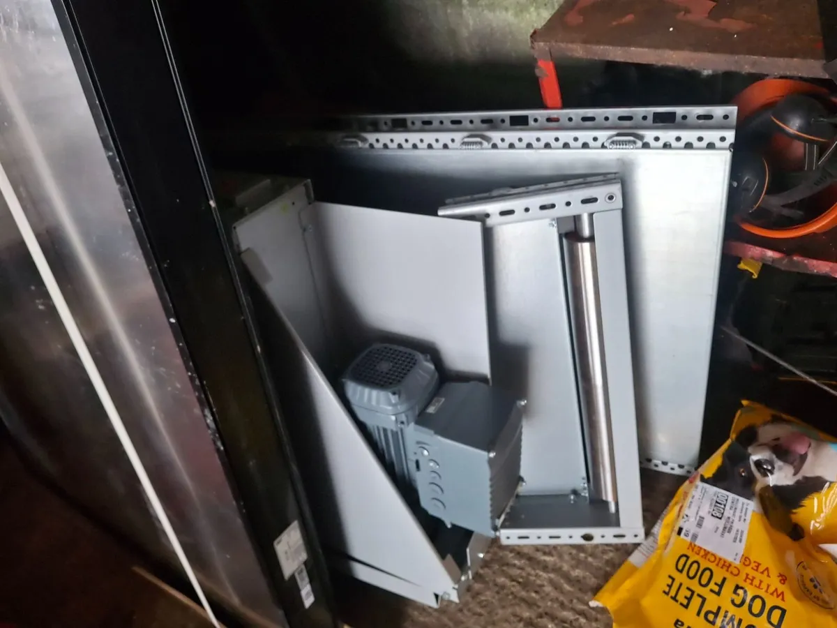 Conveyer  with motor - Image 1