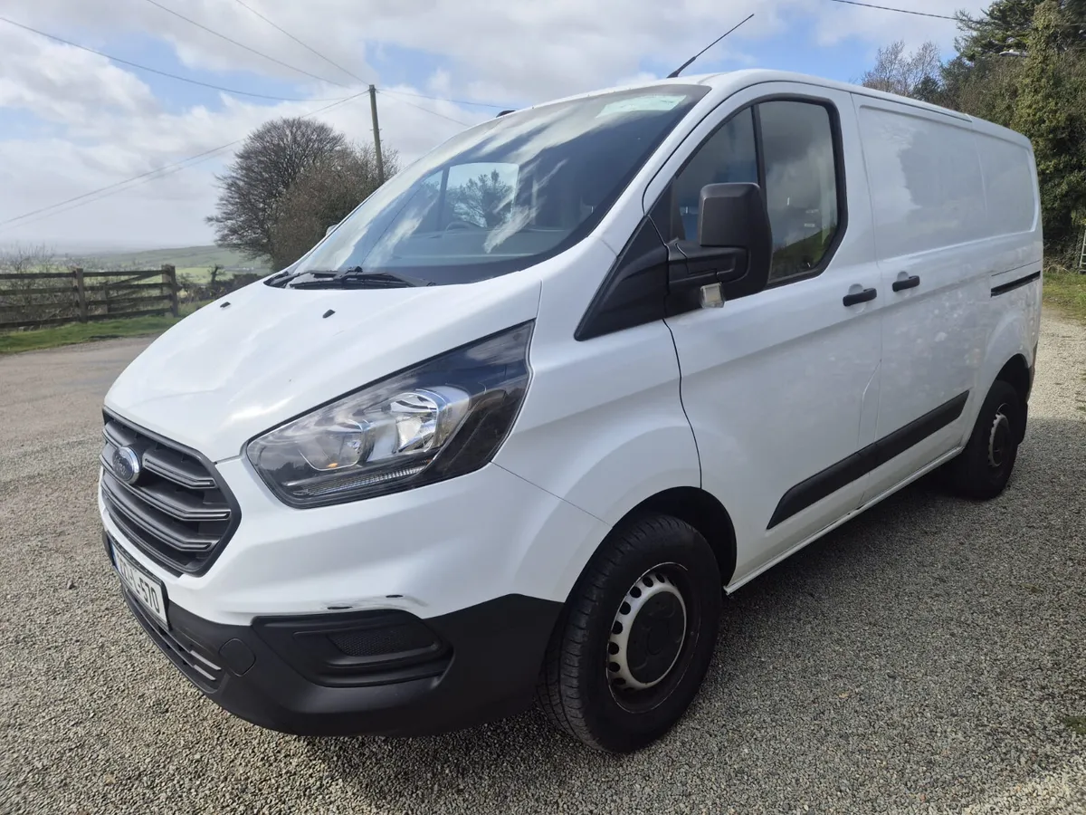 Ford Transit Custom 2022 - Image 2