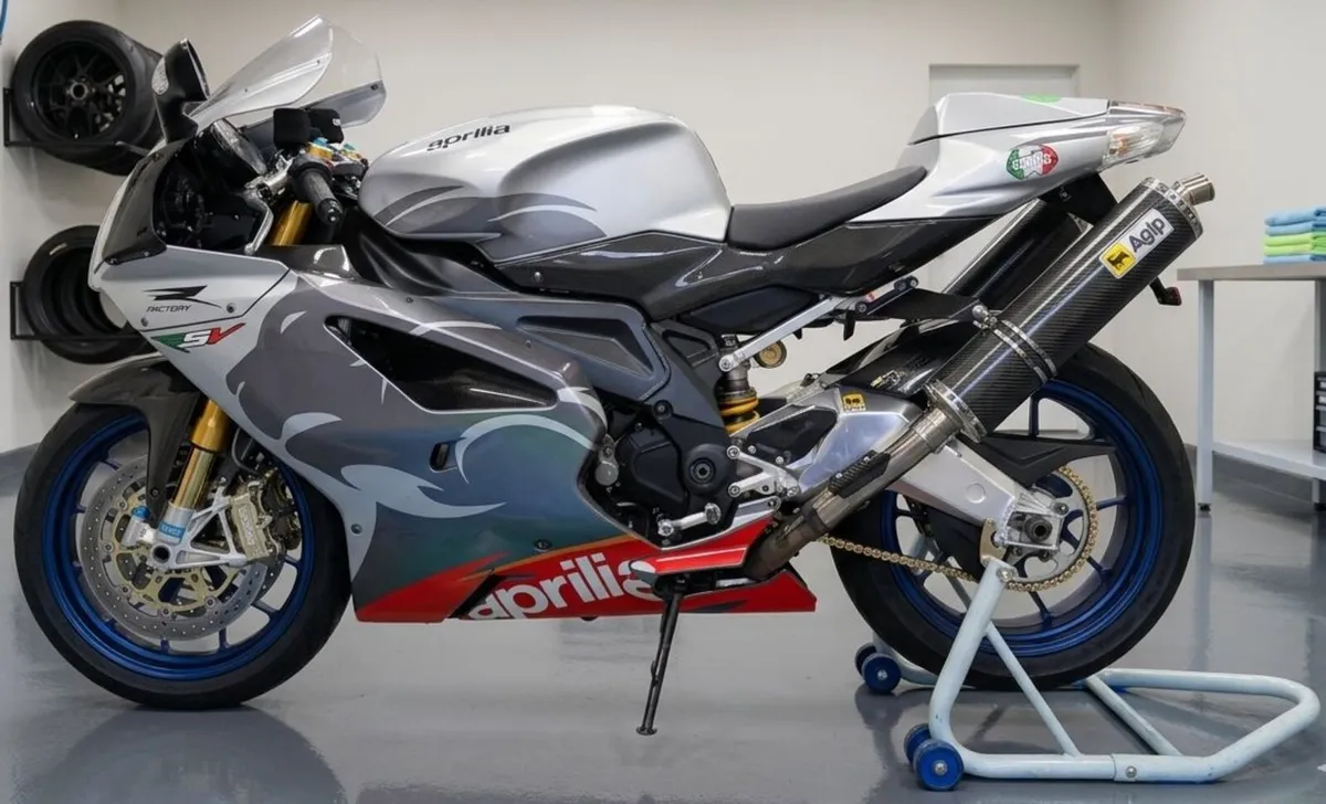 Aprilia RSV 1000R Factory - Image 3