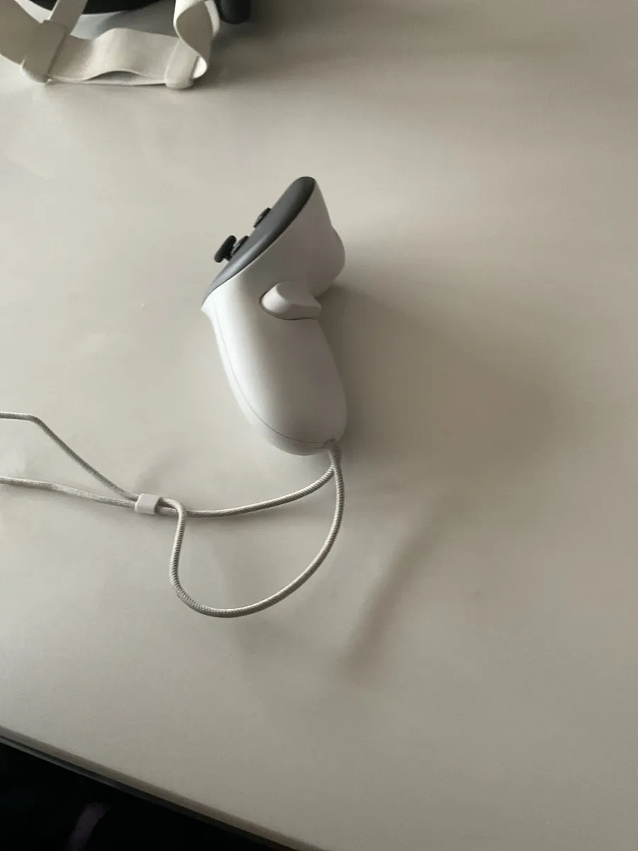 Meta quest 3s VR Headset - Image 3