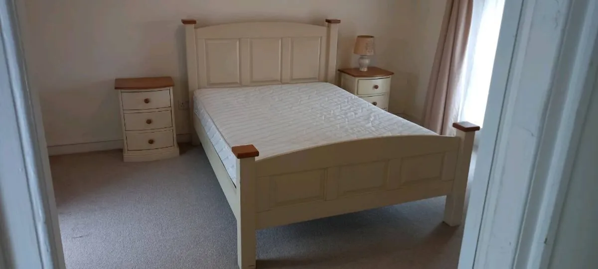 Bedroom Suite of Furniture. - Image 2