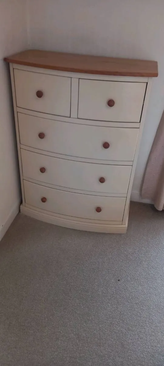 Bedroom Suite of Furniture. - Image 4