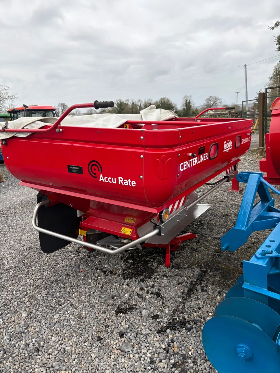 Teagle Centreliner fertiliser spreader - Image 1