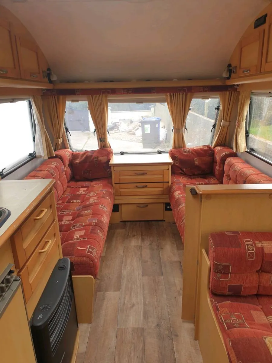 2004 Elddis Avante *Ready to go for bank holiday* - Image 2