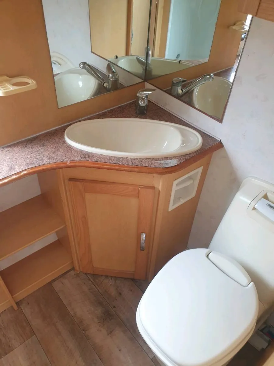 2004 Elddis Avante *Ready to go for bank holiday* - Image 4