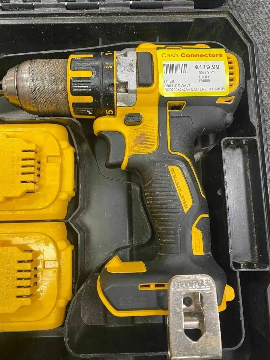 Dewalt DCD790 Drill + 2x 2AH + Charger - Image 4