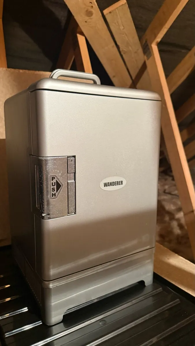Mini fridge - Image 1
