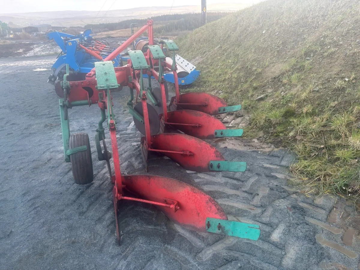 Kverneland Four Furrow Plough - Image 2