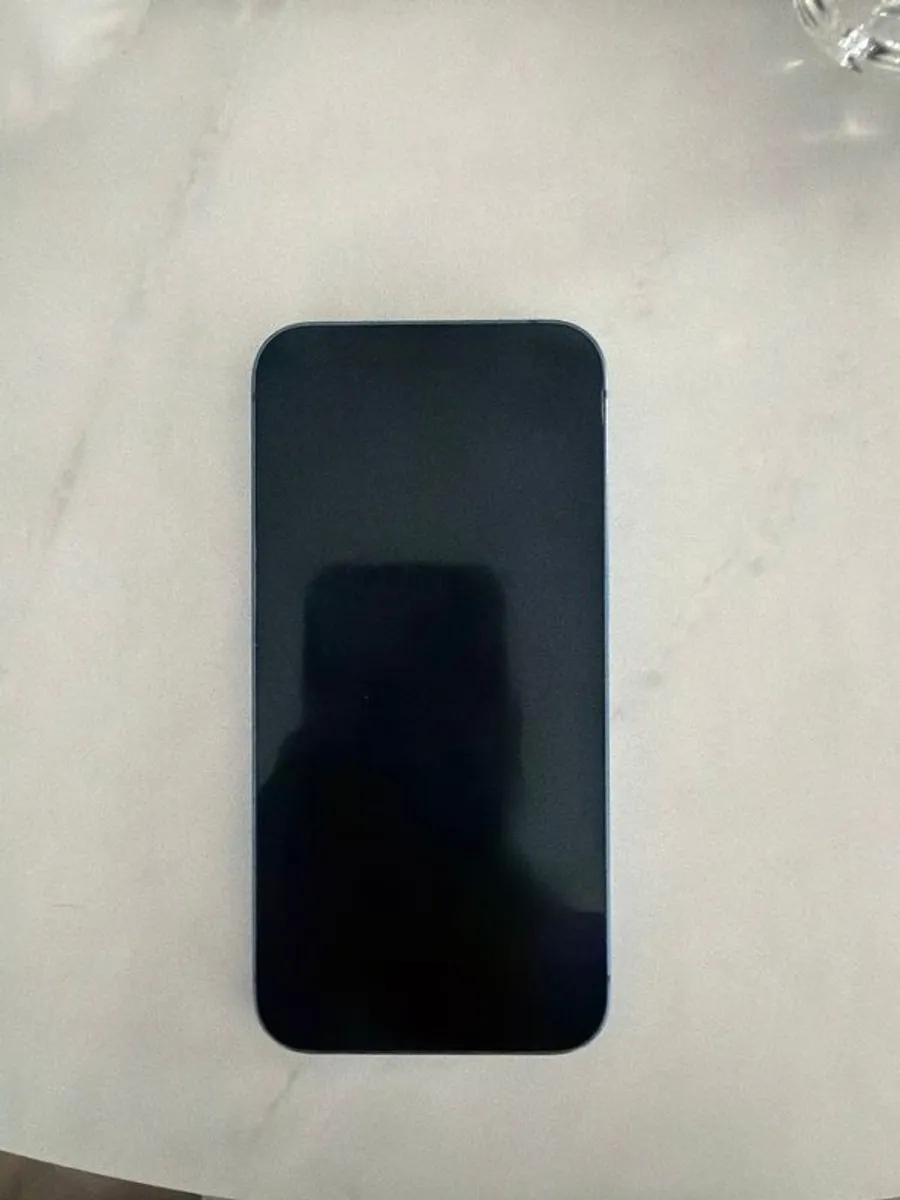 iPhone 13 - Image 2