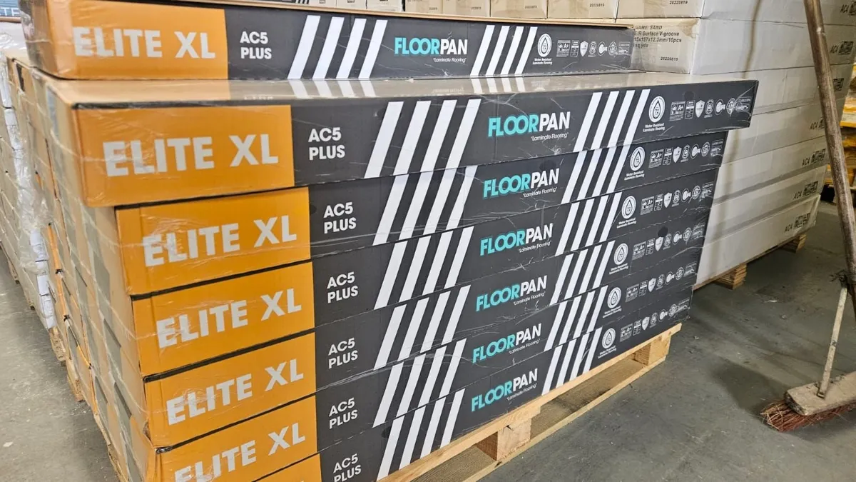 12mm laminated click flooring - warehouse - Image 2